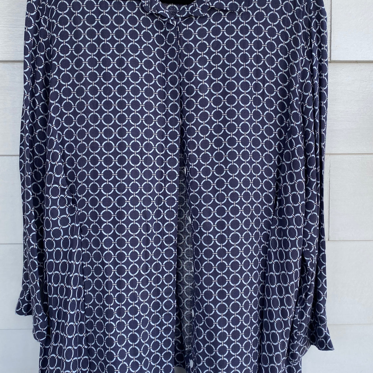 Halmstad Shirt in Charcoal Orbit