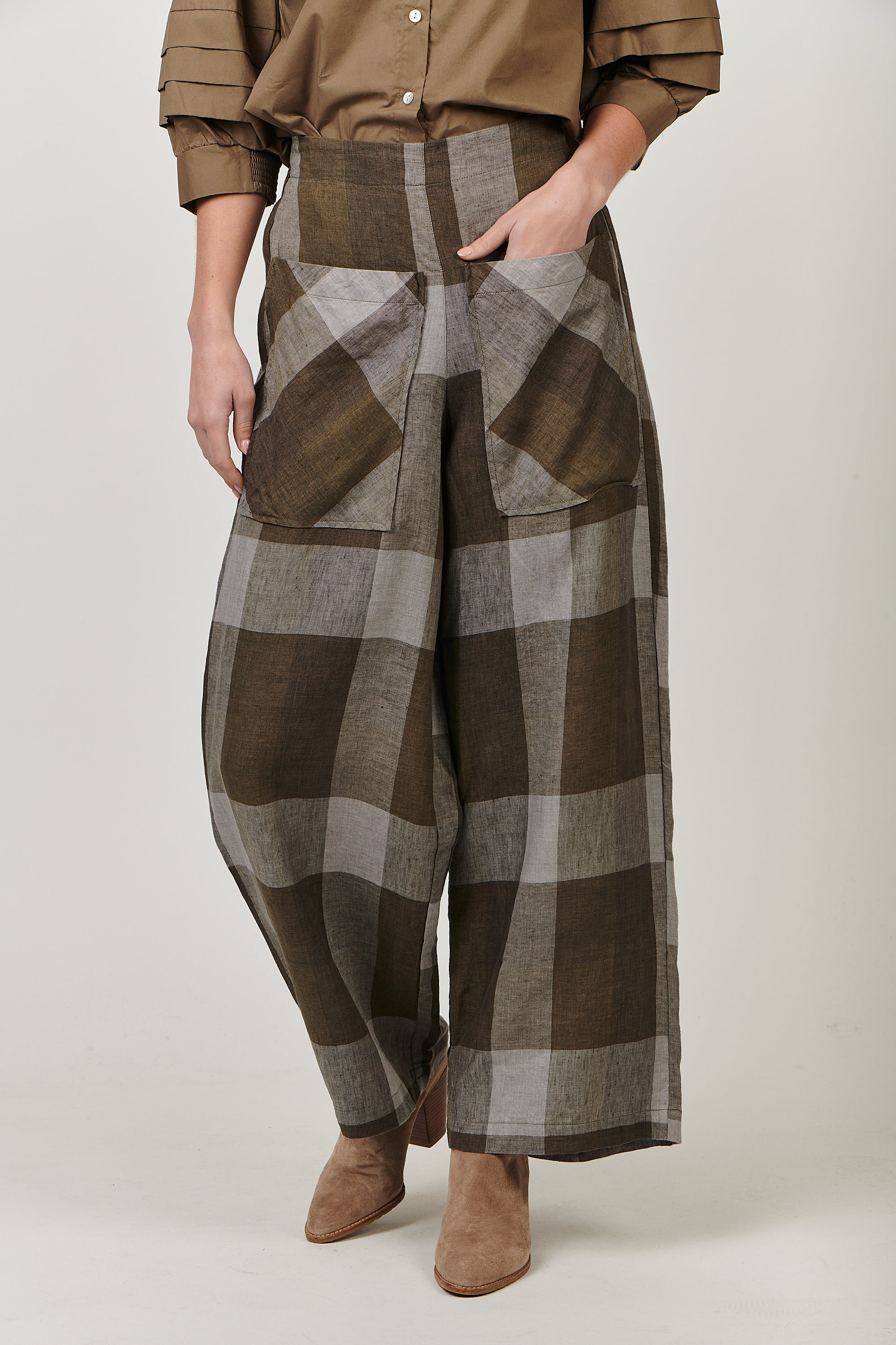 BR30 Oversize Pocket Pant in Breen Plaid BR30 Oversize Pocket Pant in Breen Plaid