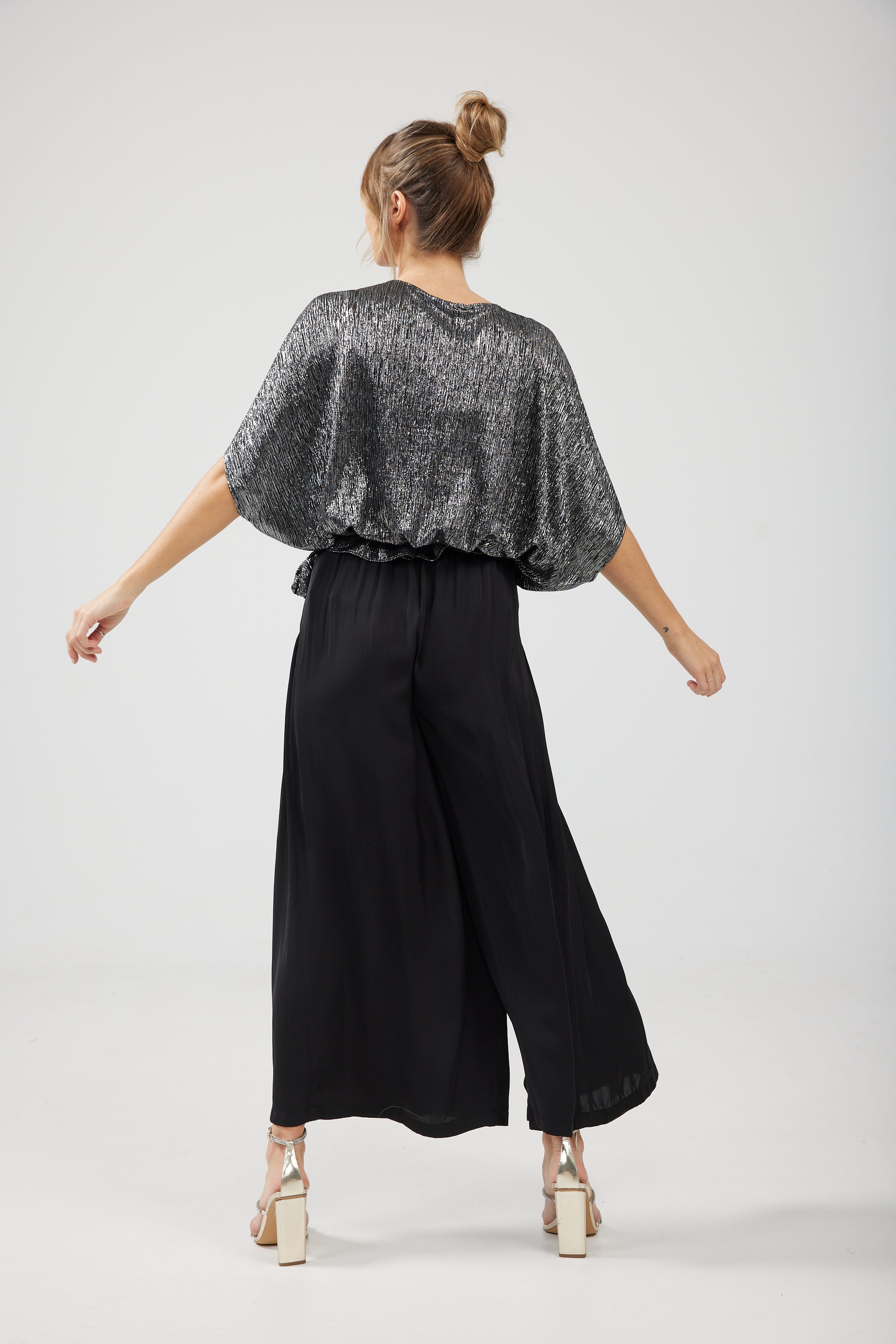 Destiny Overwrap in Black and Silver Destiny Overwrap in Black and Silver