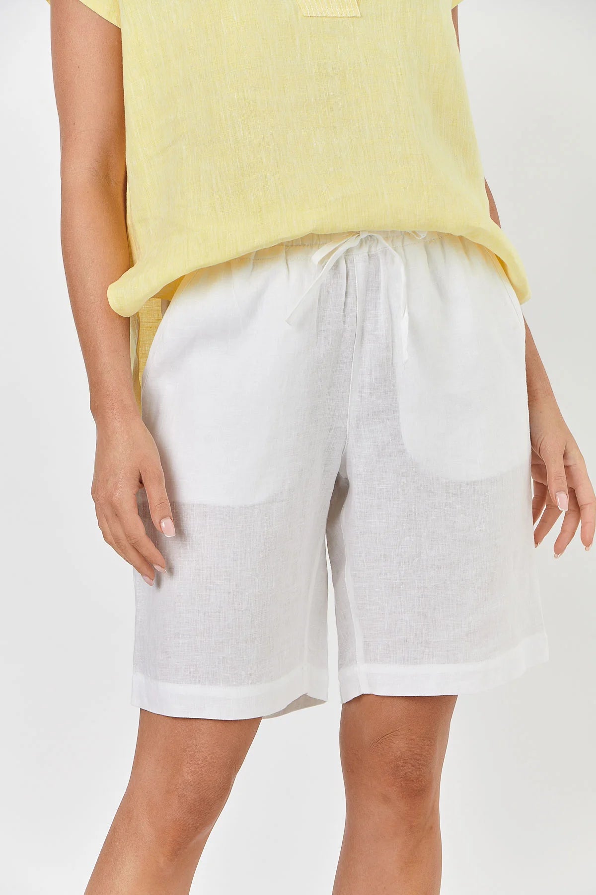 GA241 Linen Shorts in White GA241 Linen Shorts in White