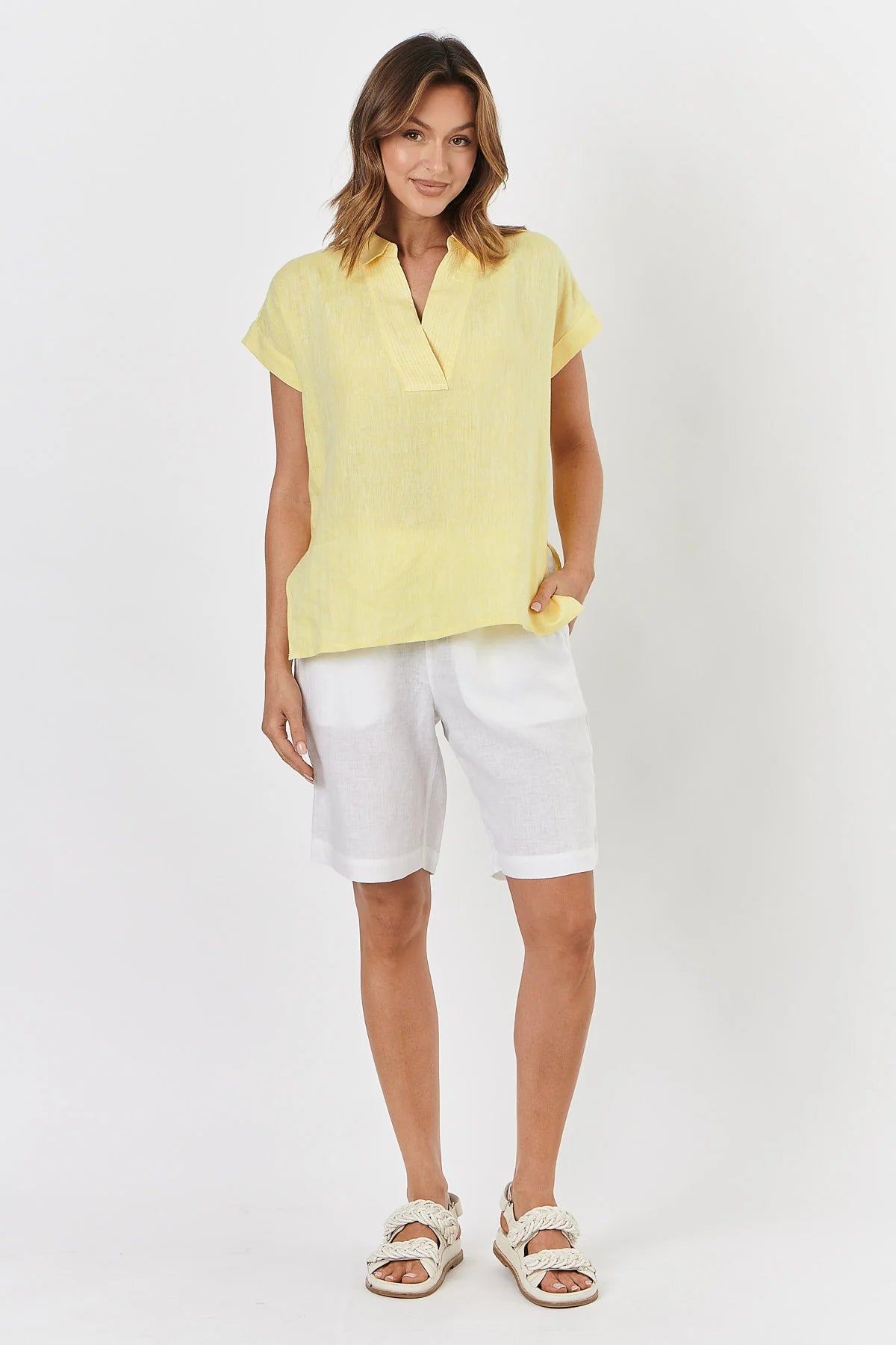 GA241 Linen Shorts in White GA241 Linen Shorts in White