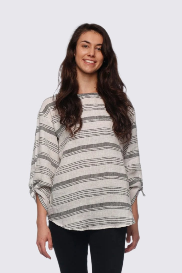 GA202 Split Top in Black GA202 Split Top in Black