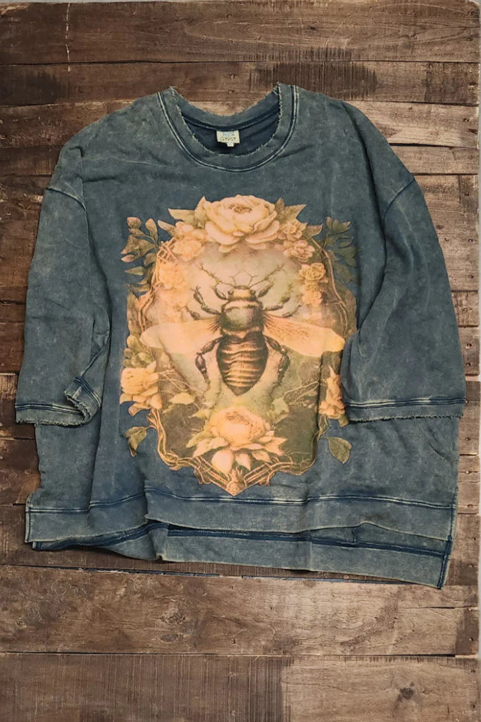Dance With The Moon Sweatshirt - Buzzing Around