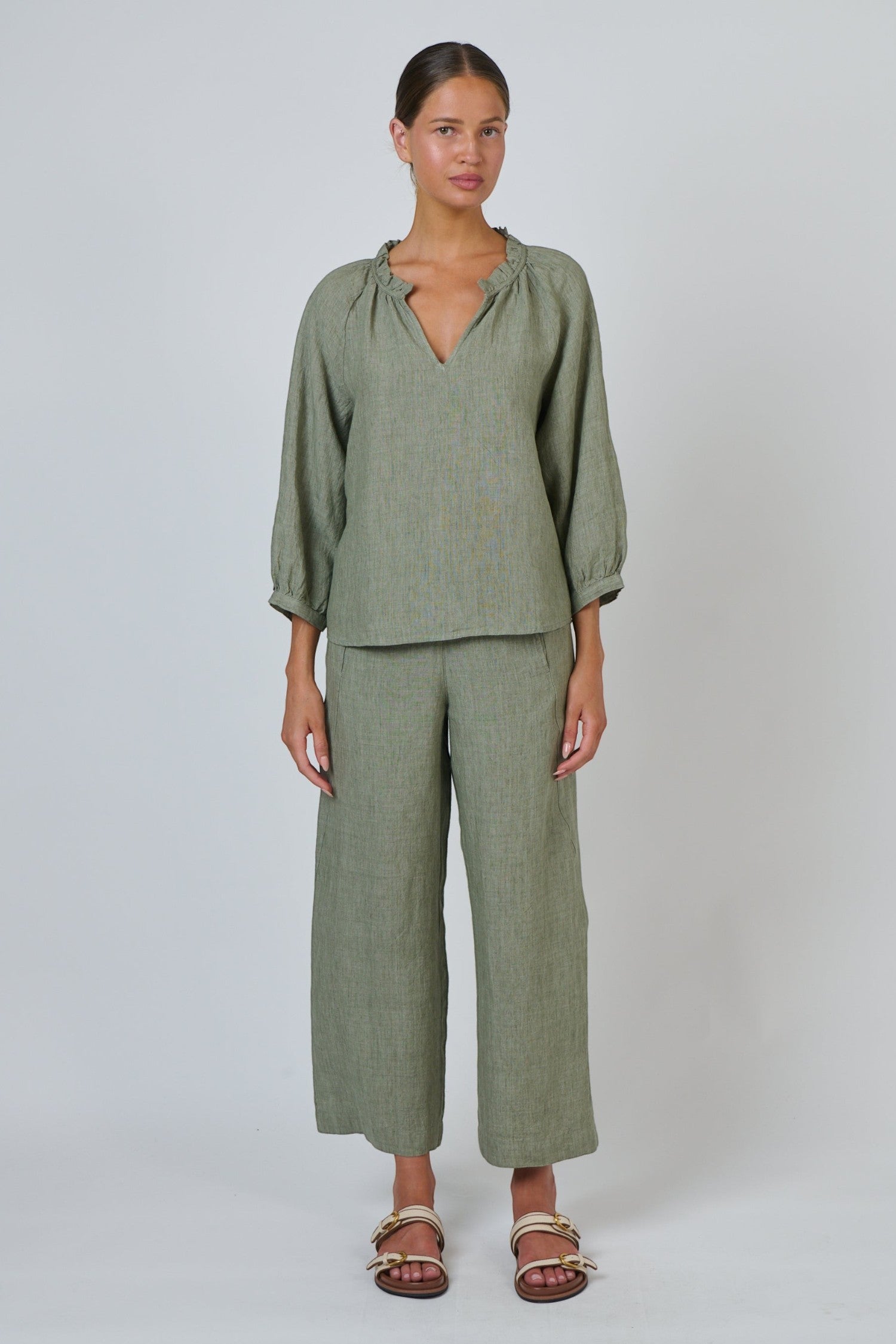 ELSHAM BOUTIQUE GA398 wide-leg linen trousers in artichoke green with flat front and gathered back waistband