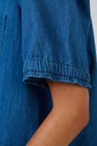ELSHAM BOUTIQUE chambray blue linen blouse sleeve detail featuring a soft puffed sleeve with a gathered cuff