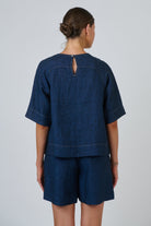 ELSHAM BOUTIQUE GA721 eclipse blue linen top with back keyhole button closure and contrast stitching