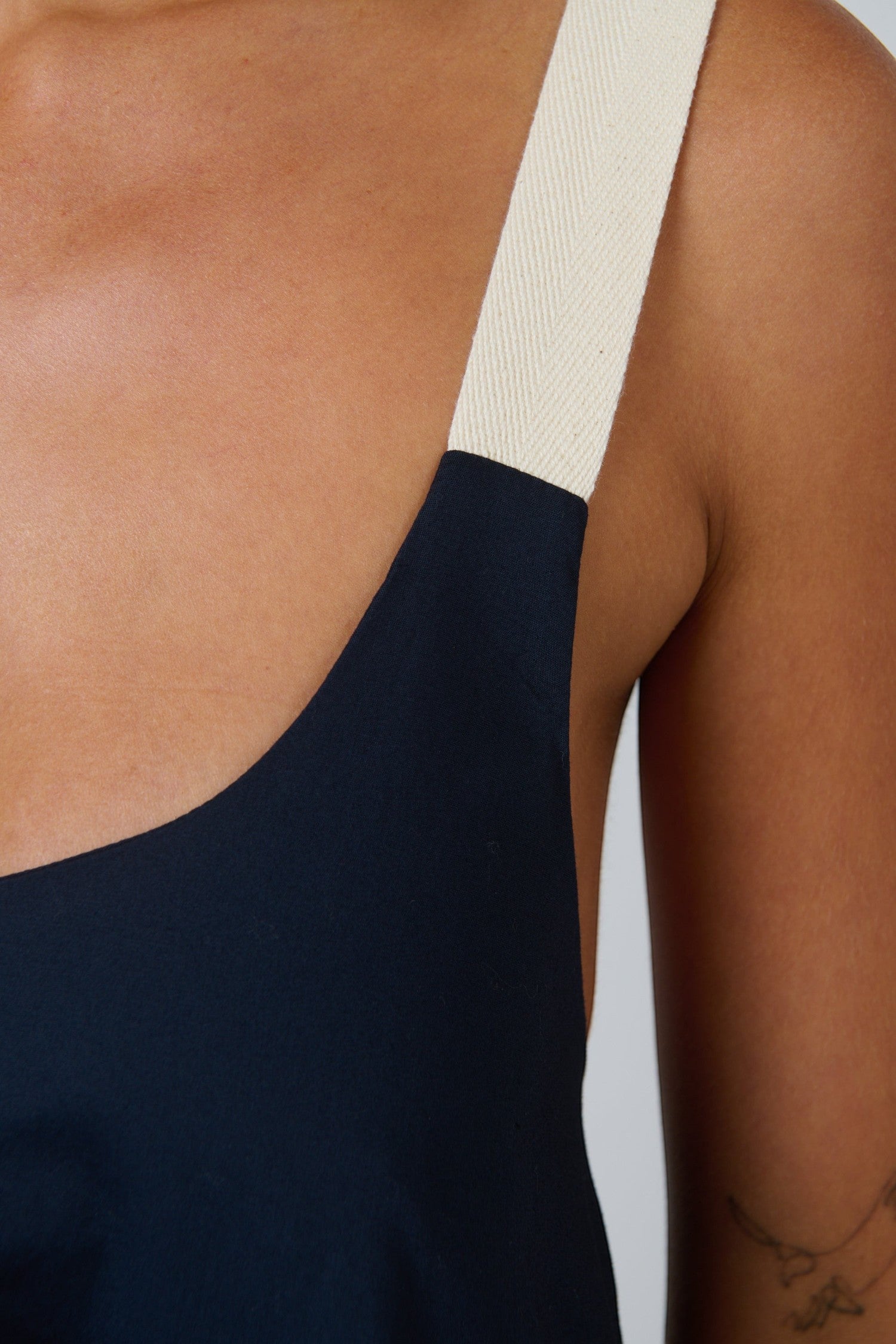 ELSHAM BOUTIQUE GA719 ink blue poplin maxi dress featuring a scoop neckline and contrasting cream shoulder straps.