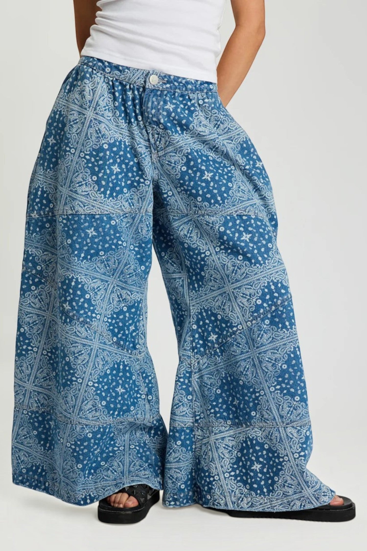 ELSHAM BOUTIQUE Daddios low waist super wide leg denim jeans in Aegean paisley blue with asymmetrical front seams.
