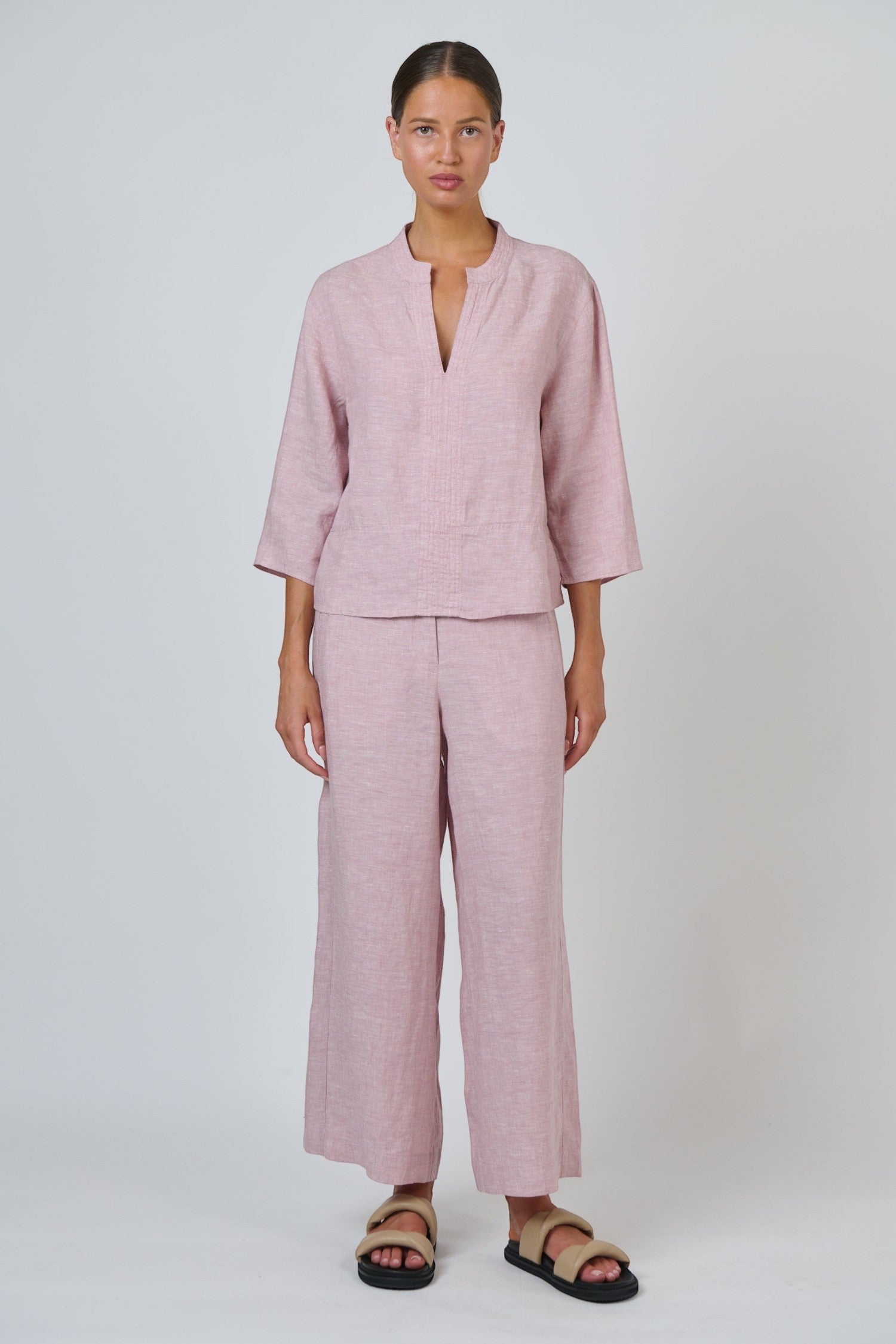 ELSHAM BOUTIQUE GA698 radish pink linen wide-leg trousers with elasticated waist and side pockets on a model