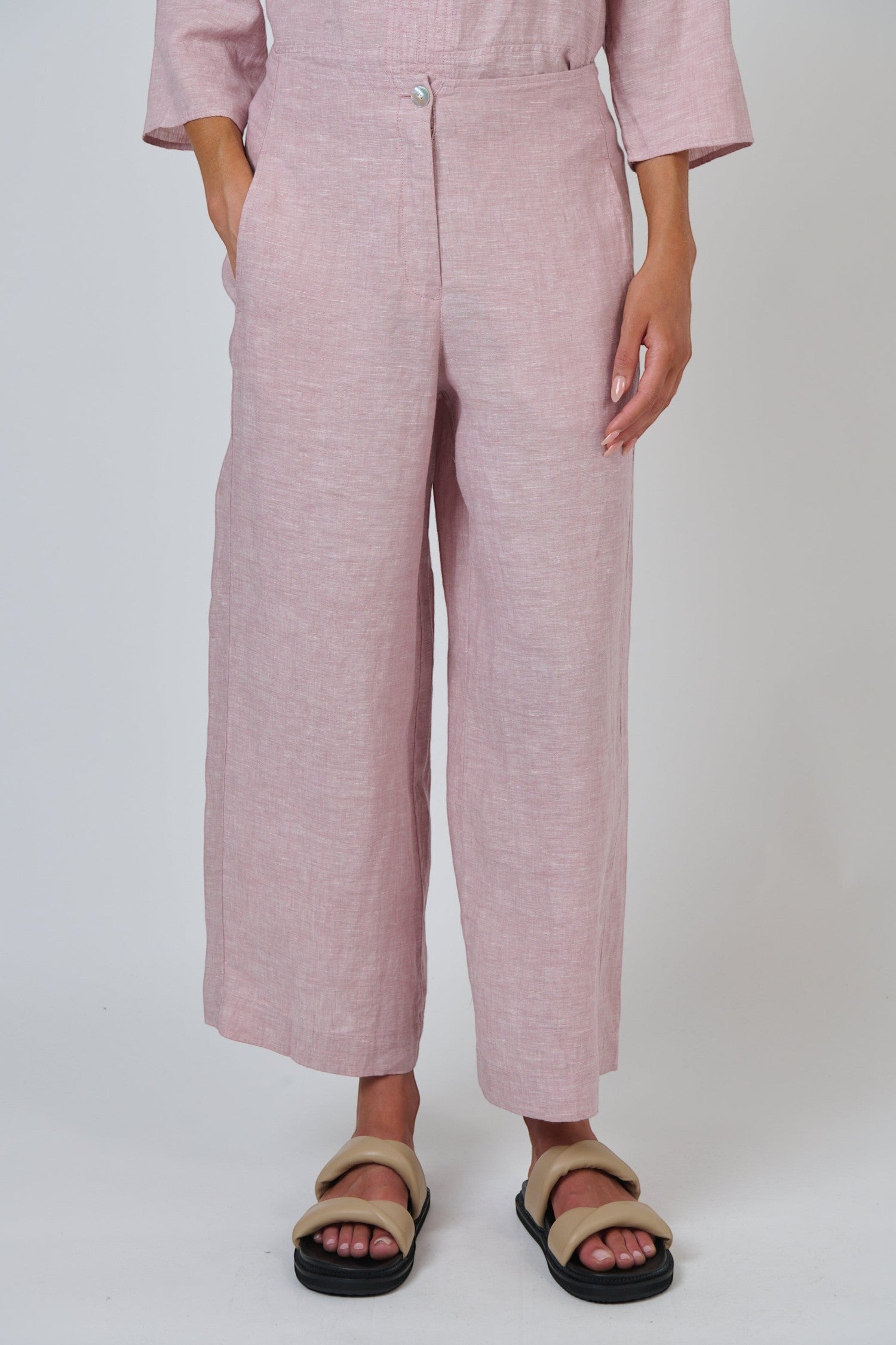 ELSHAM BOUTIQUE GA698 radish pink wide-leg linen trousers with an elasticated waist and cropped ankle length