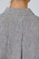 ELSHAM BOUTIQUE GA723 boxy linen shirt featuring a classic collar and a detailed back pleat in a striped pattern