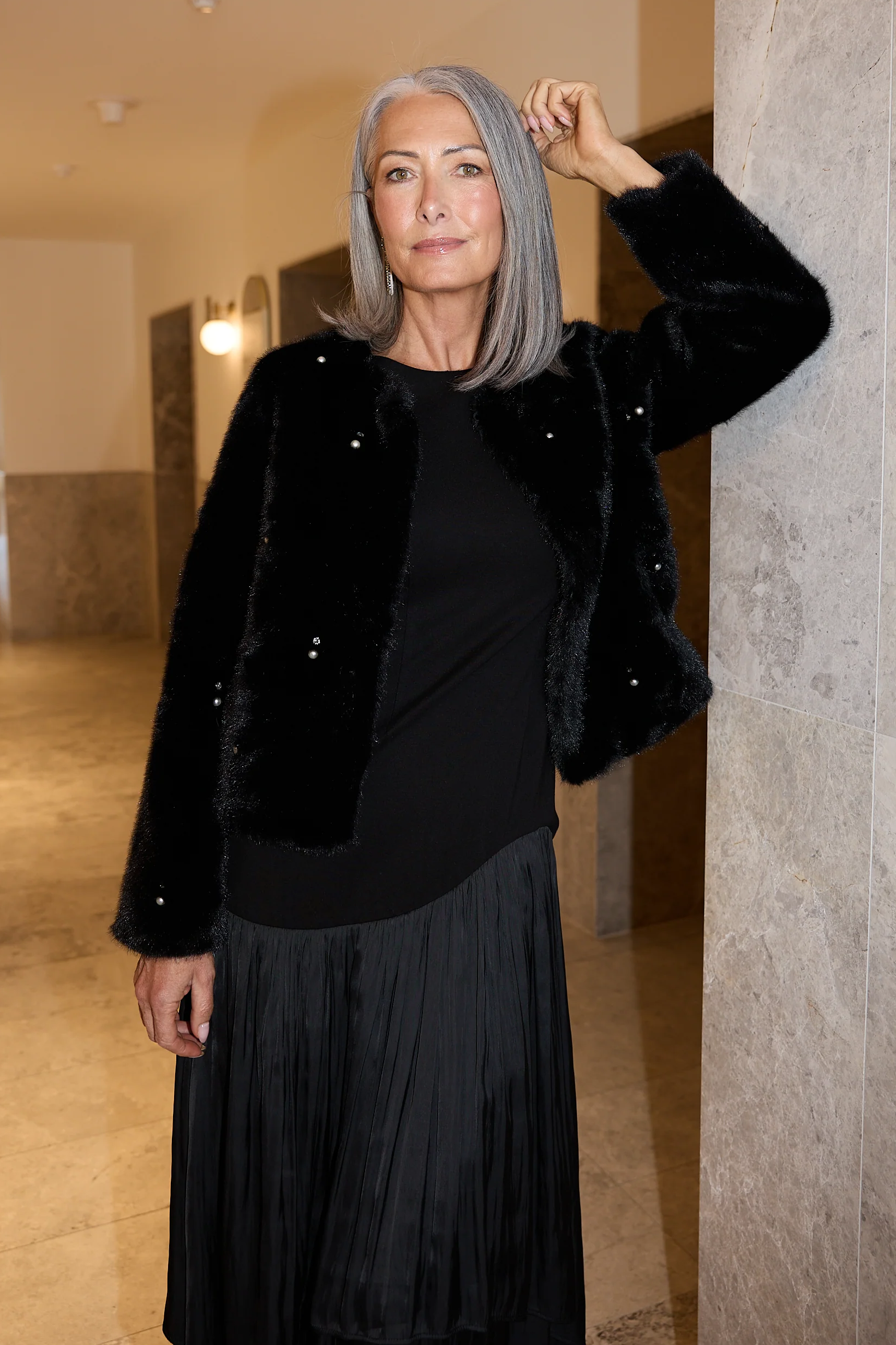 BT26101-1_Selina Fur Jacket_Black_Campaign_5.jpg