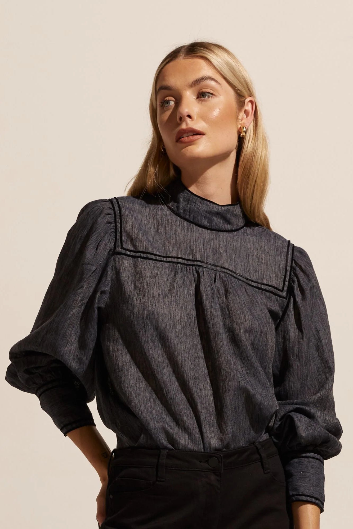 Horizen Top in Charcoal Horizen Top in Charcoal