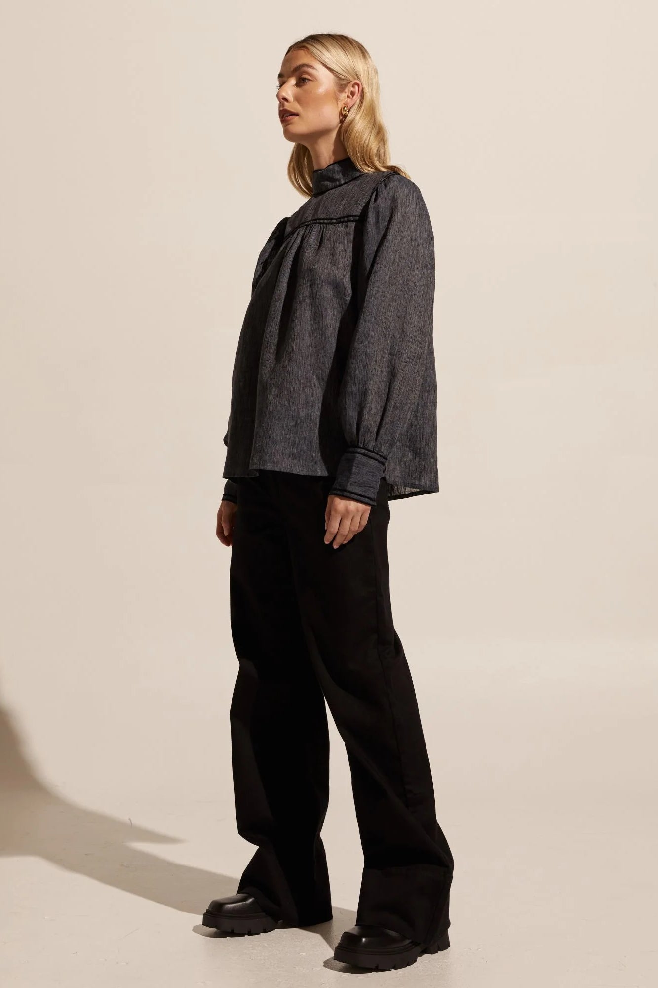 Horizen Top in Charcoal Horizen Top in Charcoal