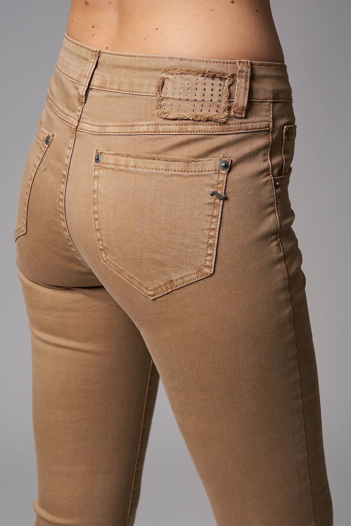 Camila Pant in Camel Camila Pant in Camel
