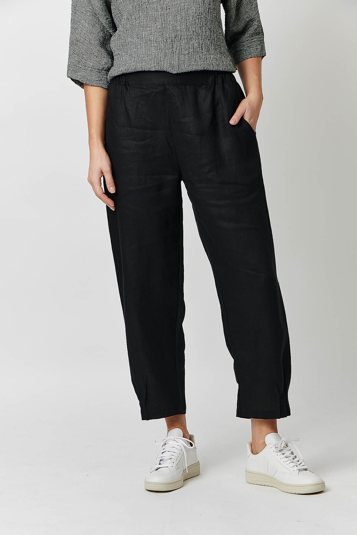 GA356 Staple Linen Pants in Black GA356 Staple Linen Pants in Black